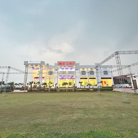 Awadh Samrat Resort Ayodhya Ngoại thất bức ảnh