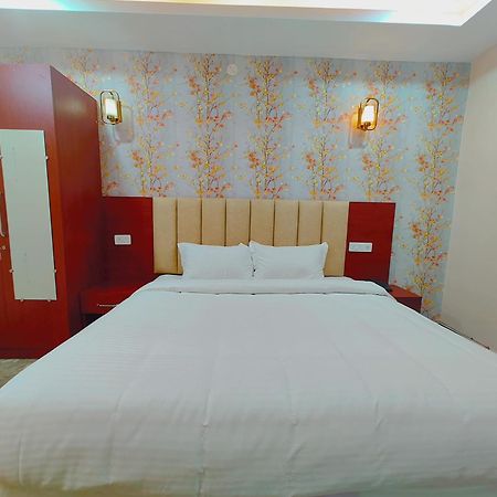 Awadh Samrat Resort Ayodhya Ngoại thất bức ảnh