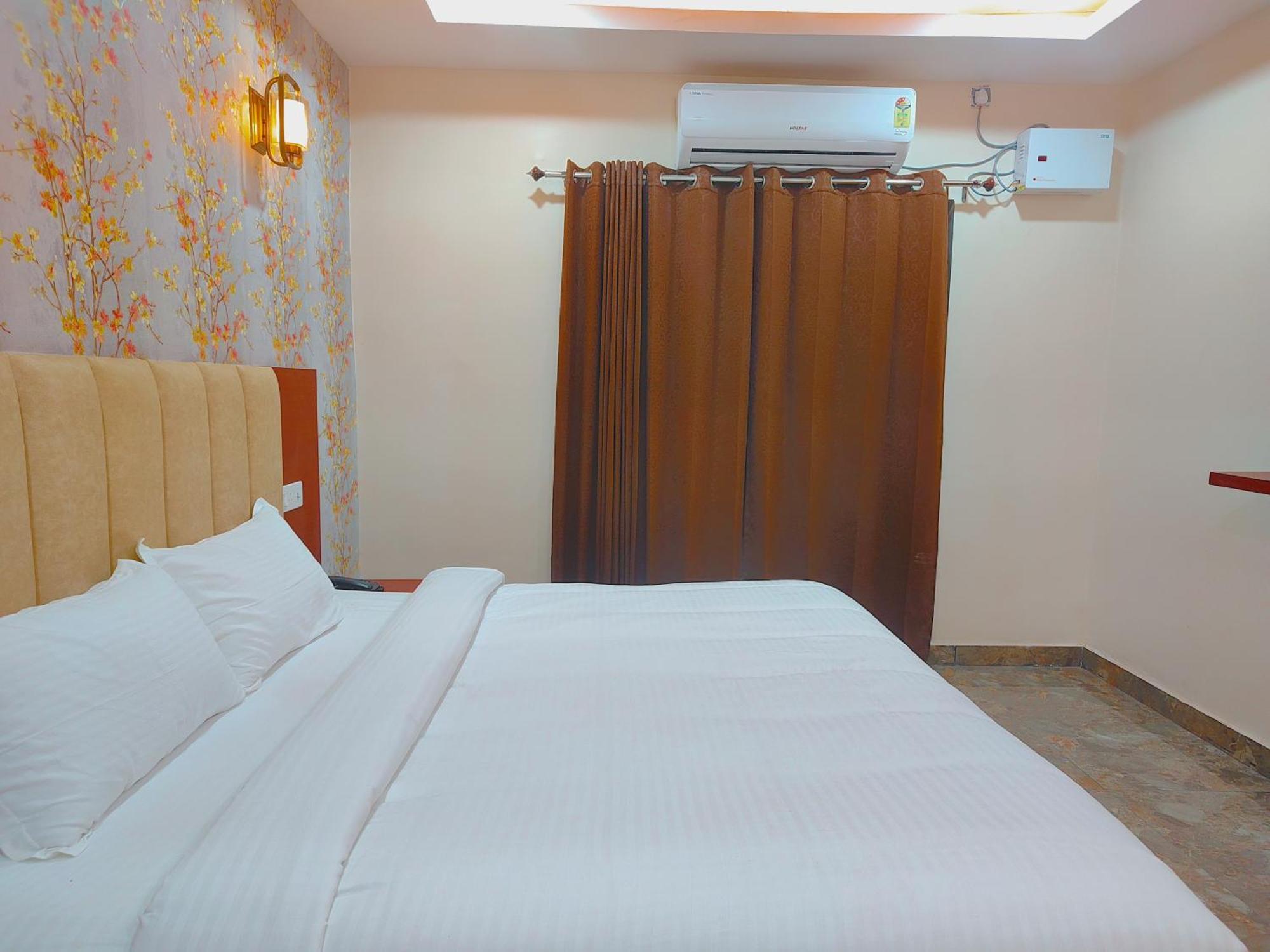 Awadh Samrat Resort Ayodhya Ngoại thất bức ảnh