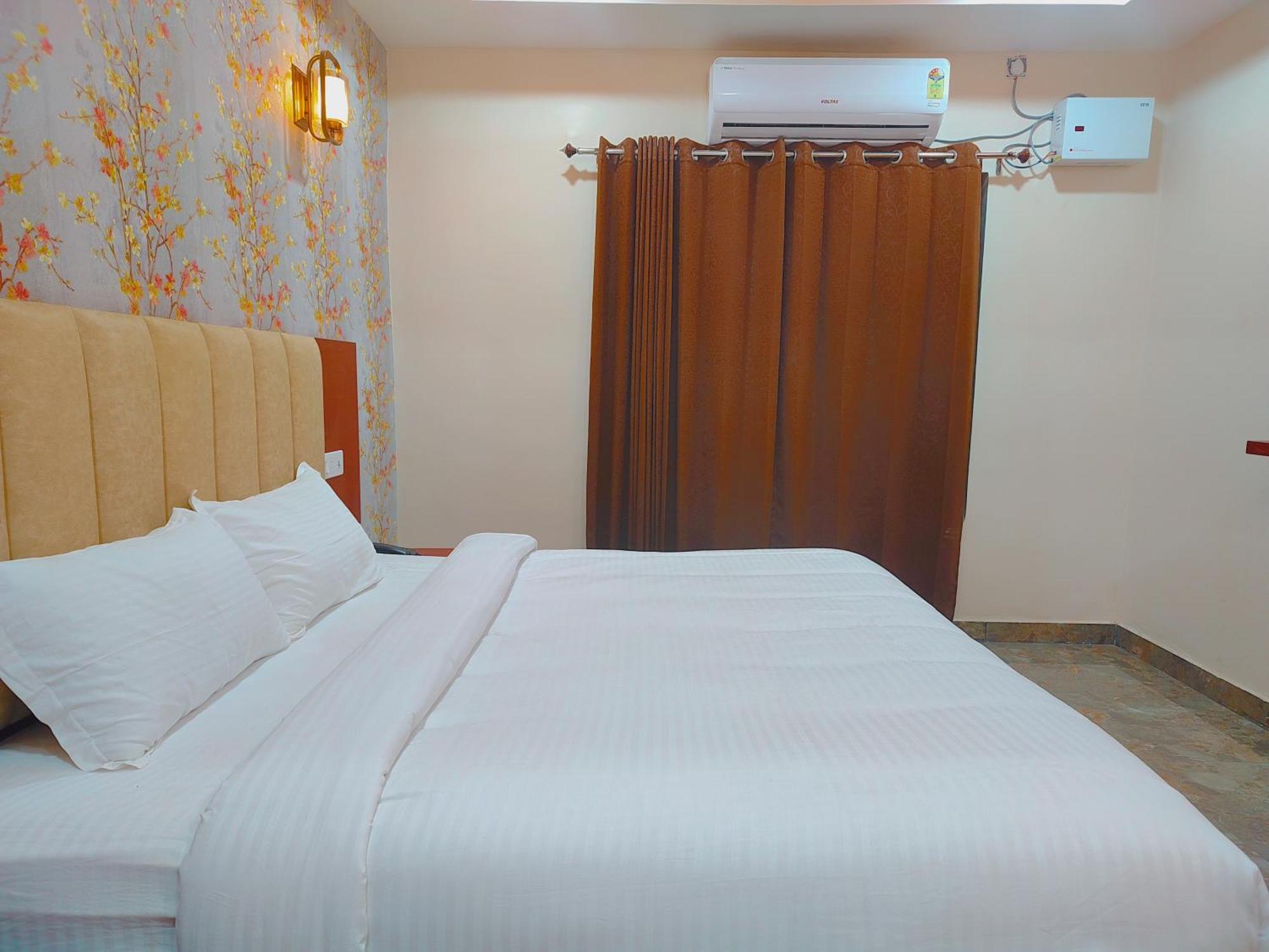 Awadh Samrat Resort Ayodhya Ngoại thất bức ảnh