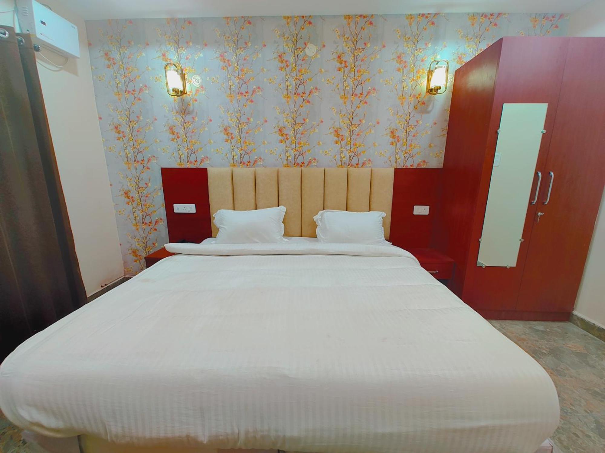 Awadh Samrat Resort Ayodhya Ngoại thất bức ảnh