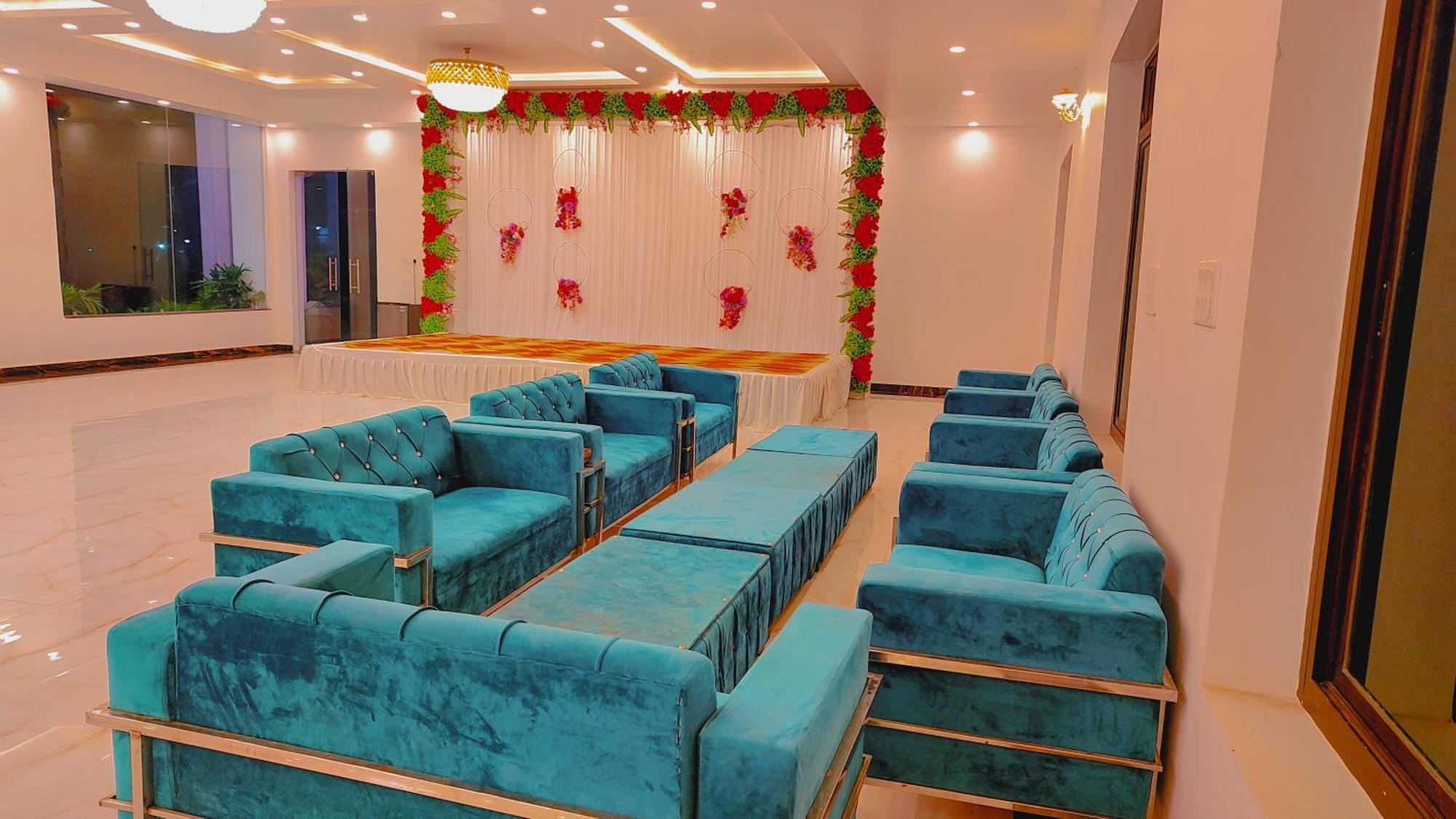 Awadh Samrat Resort Ayodhya Ngoại thất bức ảnh