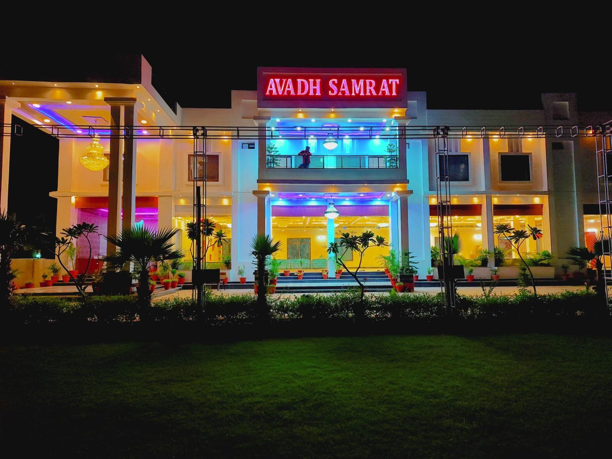 Awadh Samrat Resort Ayodhya Ngoại thất bức ảnh
