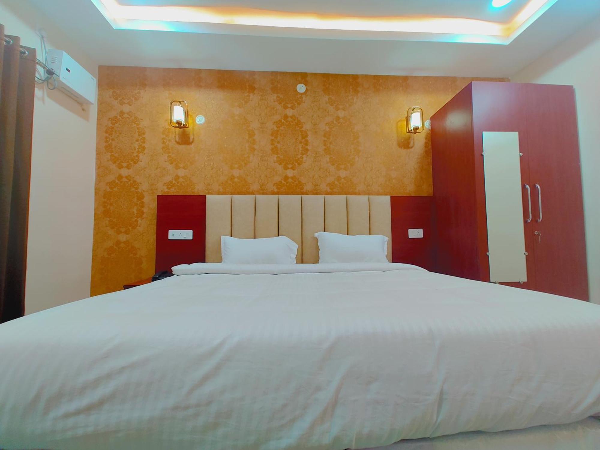 Awadh Samrat Resort Ayodhya Ngoại thất bức ảnh