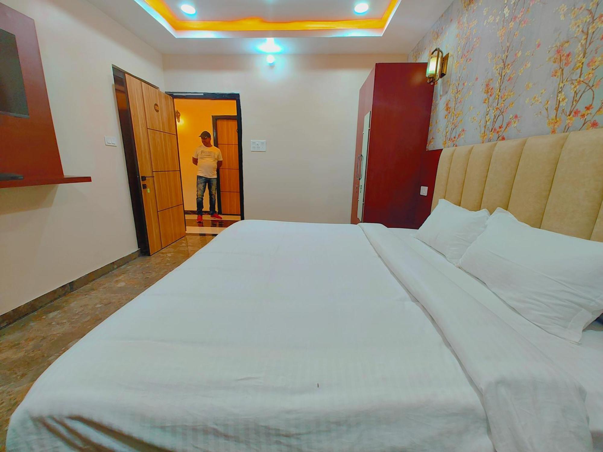 Awadh Samrat Resort Ayodhya Ngoại thất bức ảnh