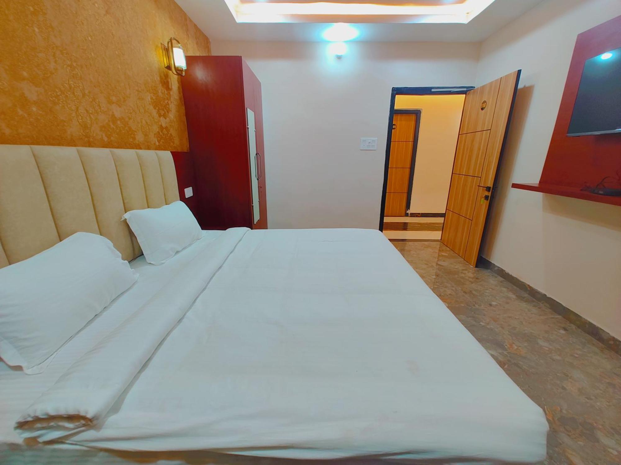 Awadh Samrat Resort Ayodhya Ngoại thất bức ảnh