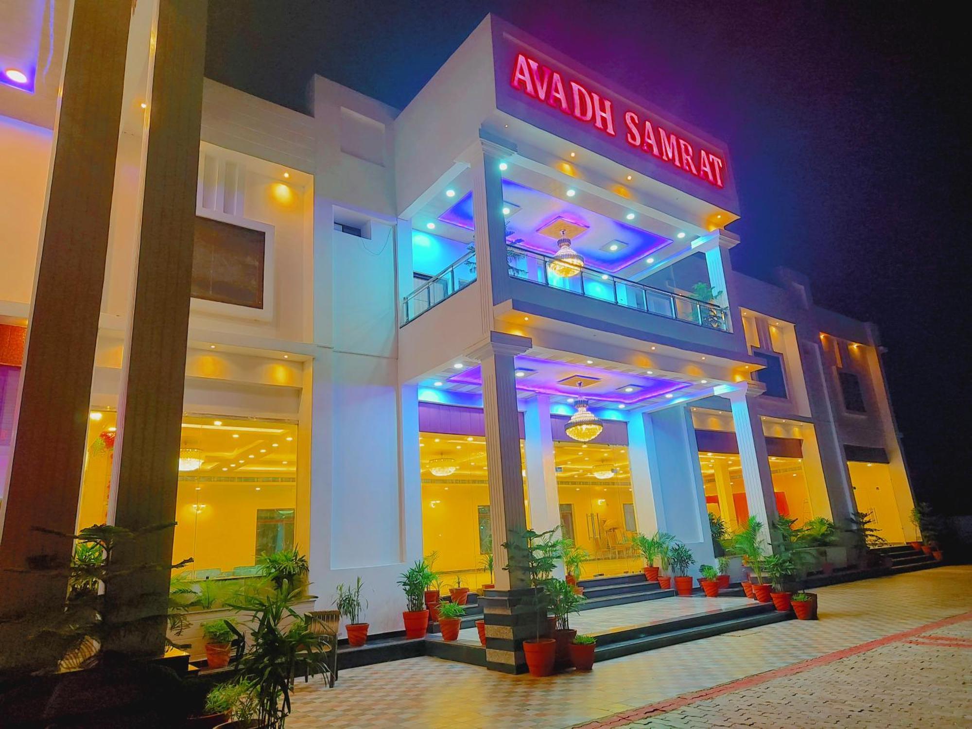 Awadh Samrat Resort Ayodhya Ngoại thất bức ảnh