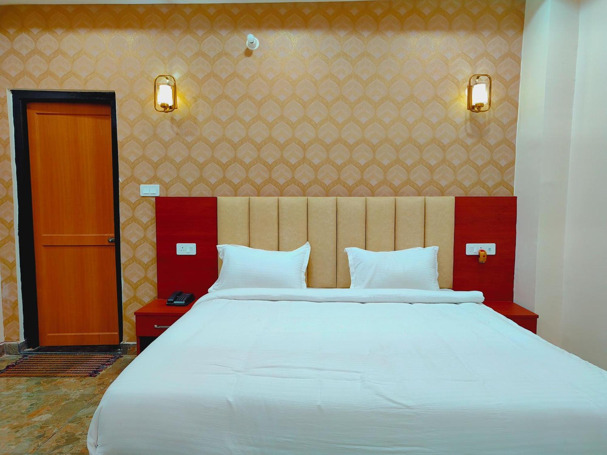 Awadh Samrat Resort Ayodhya Ngoại thất bức ảnh