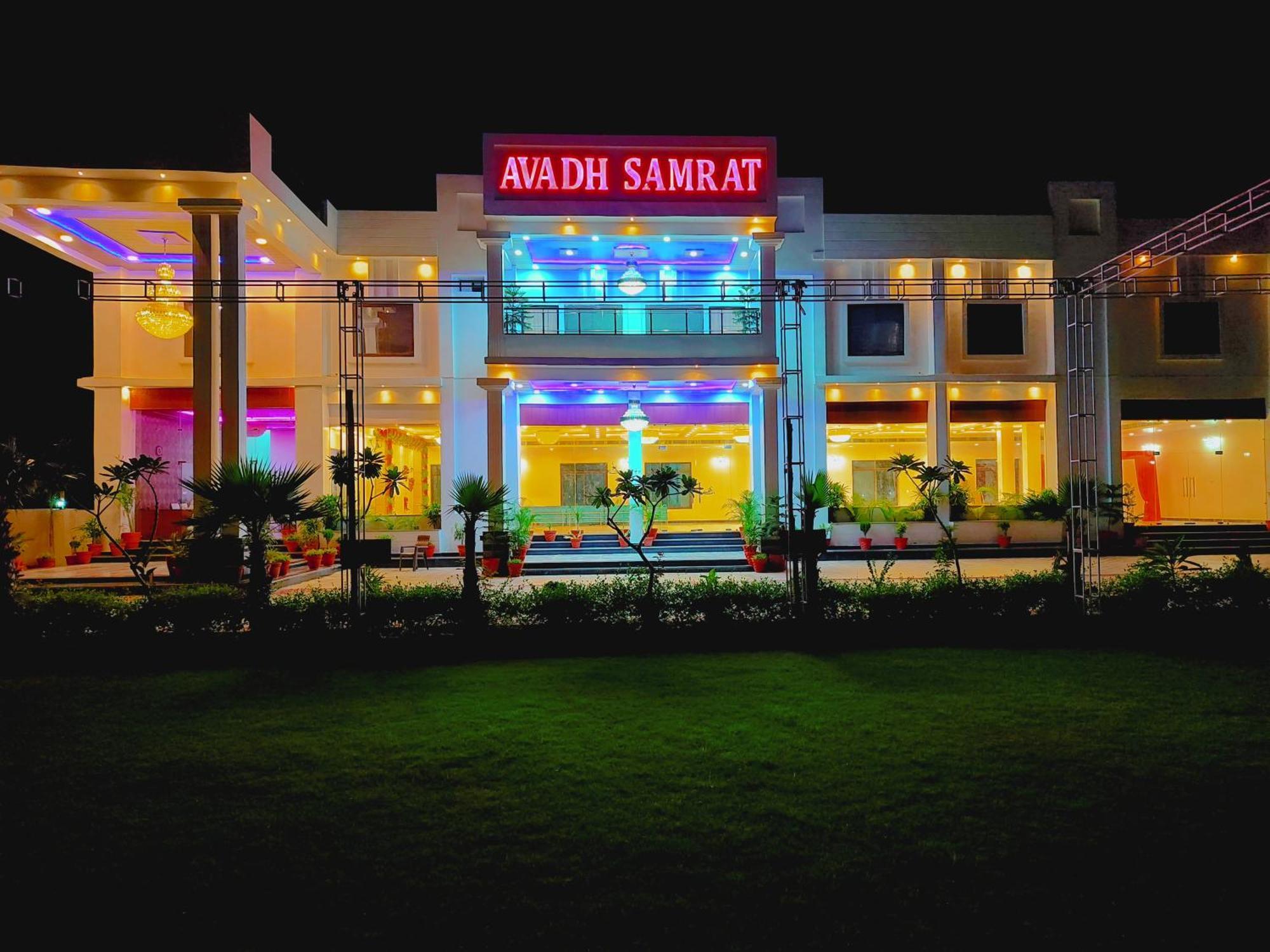 Awadh Samrat Resort Ayodhya Ngoại thất bức ảnh