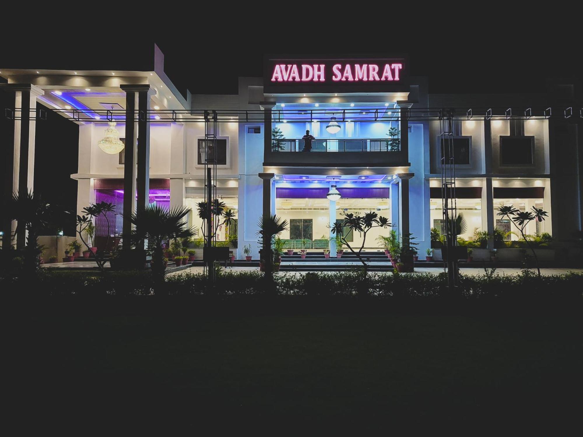 Awadh Samrat Resort Ayodhya Ngoại thất bức ảnh