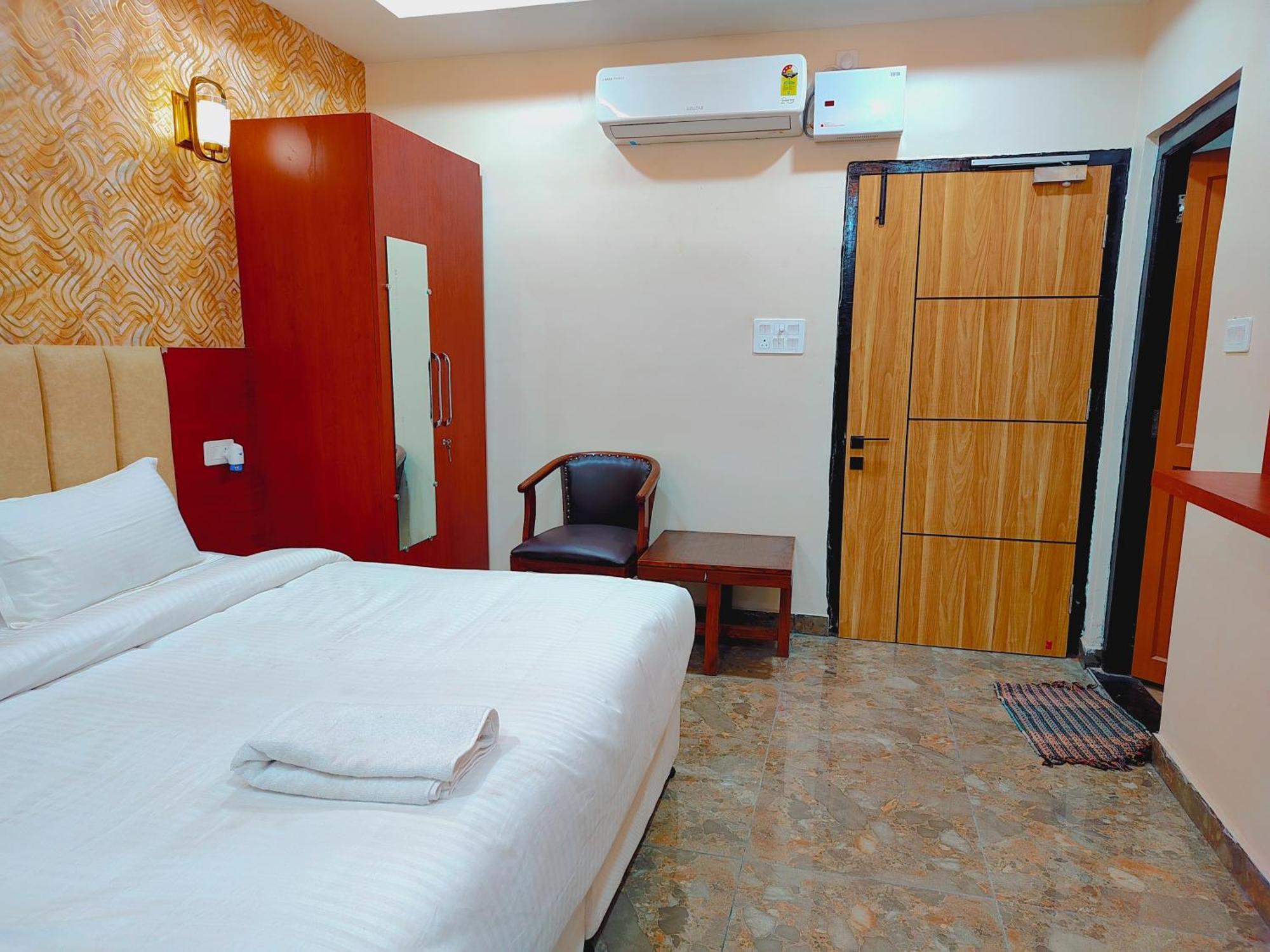 Awadh Samrat Resort Ayodhya Ngoại thất bức ảnh
