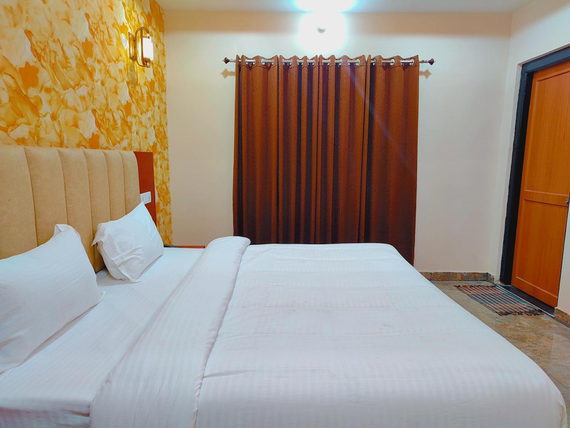 Awadh Samrat Resort Ayodhya Ngoại thất bức ảnh